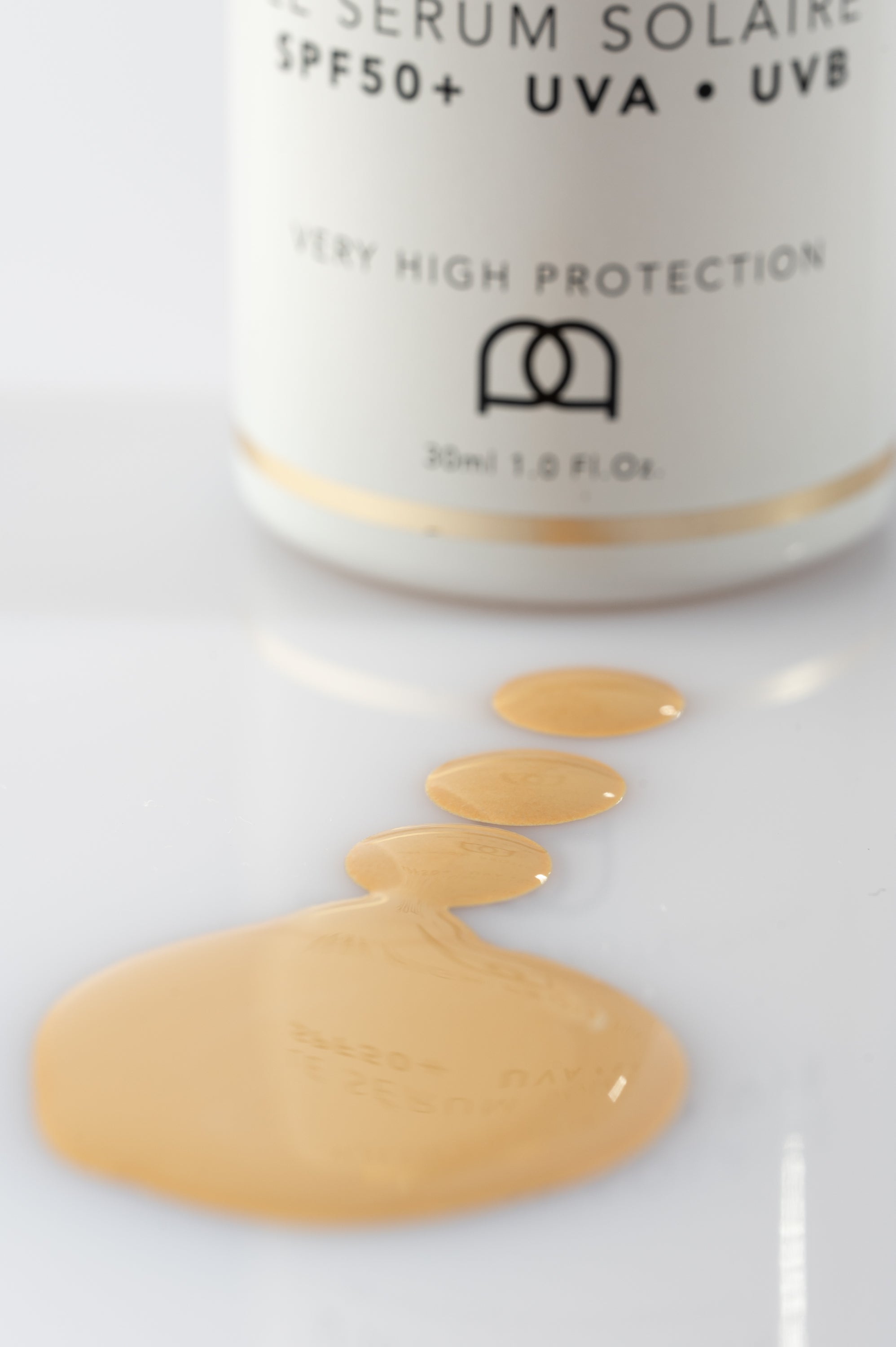 Le Sérum Solaire SPF50+